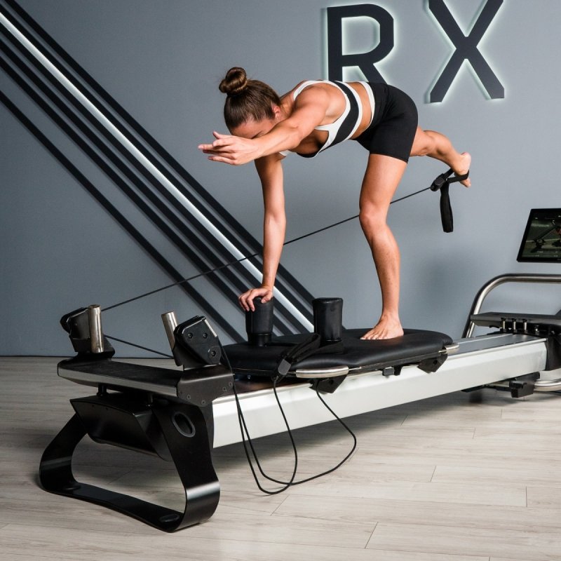 Reformer do pilatesu Model S z wyświetlaczem  Freemotion