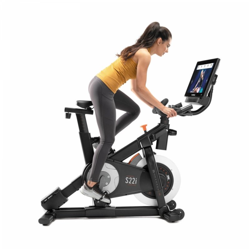 Rower spiningowy NordicTrack Commercial S22i + Roczne członkostwa  iFit