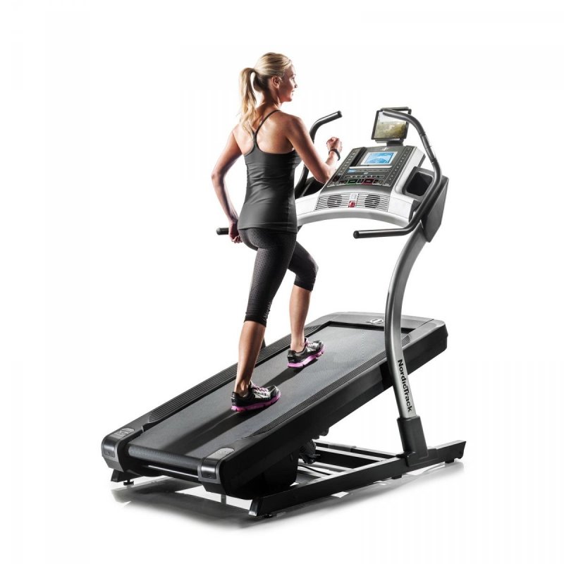 Powystawowa bieżnia Incline Trainer X7i + Roczne członkostwo iFit
