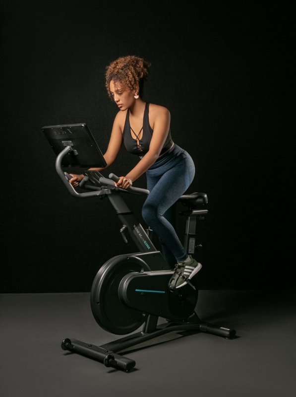 Rower stacjonarny, magnetyczny OVICX Q200X z ekranem dotykowym 15,6&quot; TFT, WIFI bluetooth&app (WYPRZEDAŻ)