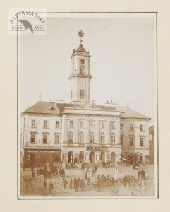 [KRESY - CZERNIOWCE - ratusz - fotografia widokowa, sytuacyjna - ujęcie w dużym formacie]