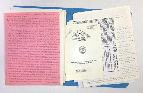 [WOJSKO Polskie, lotnictwo, Witold Urbanowicz]. Zestaw dokumentów dotyczących pilota Witolda Aleksandra Urbanowicza od lat 70. do lat 90. XX w.