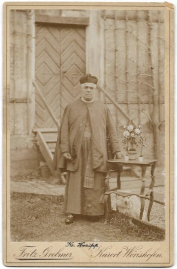 [KNEIPP Sebastian, ksiądz - fotografia portretowa, pozowana].