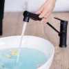 KUCHINOX - Bateria umywalkowa FONTE stojąca z wyciąganą wylewką Czarna  BQT_729D