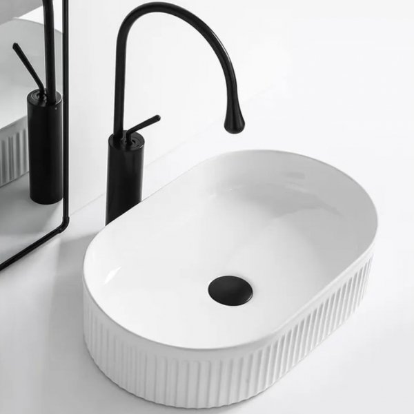 Umywalka nablatowa ceramiczna ryflowana REA VANDA biała