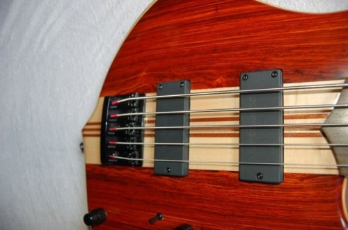BASS KAMA BS GUITARS