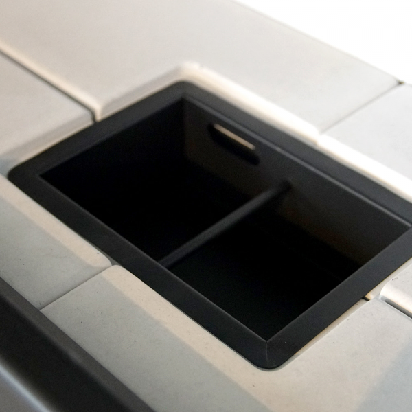 Piec stalowy KARI 70 fi 150 8 kW kominek w zabudowie z czarnym wnętrzem