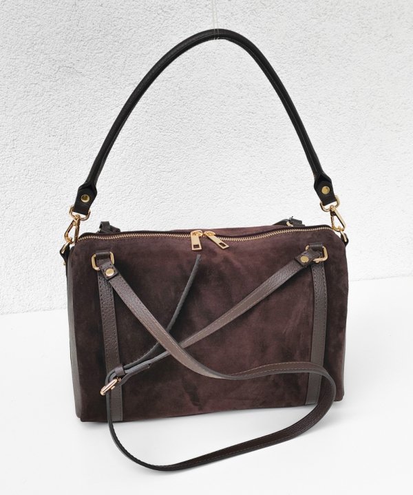 Czekoladowa zamszowa ponadczasowa torebka kuferek