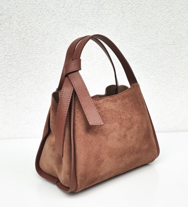 Zamszowy brązowy cynamonowy kuferek vera pelle