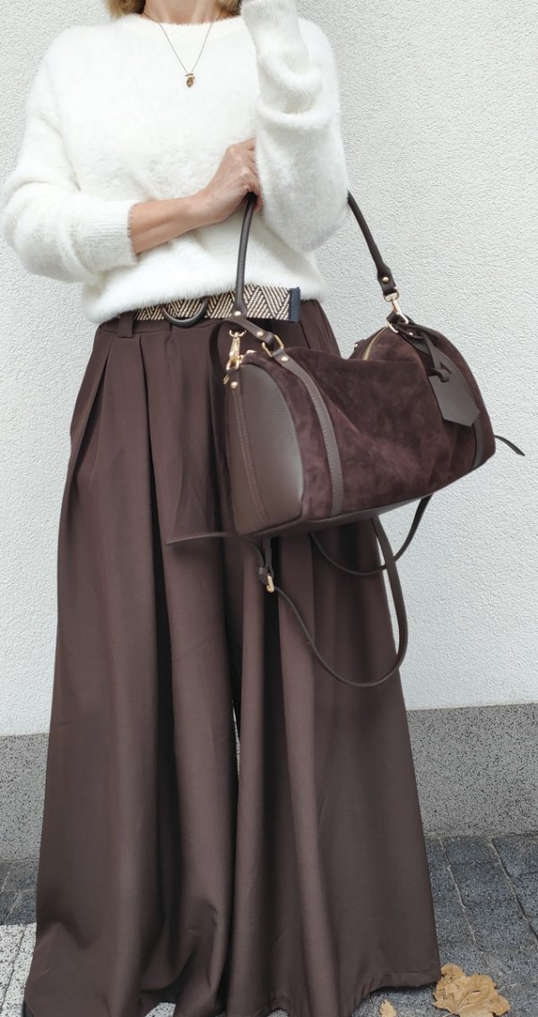 Czekoladowa zamszowa ponadczasowa torebka kuferek