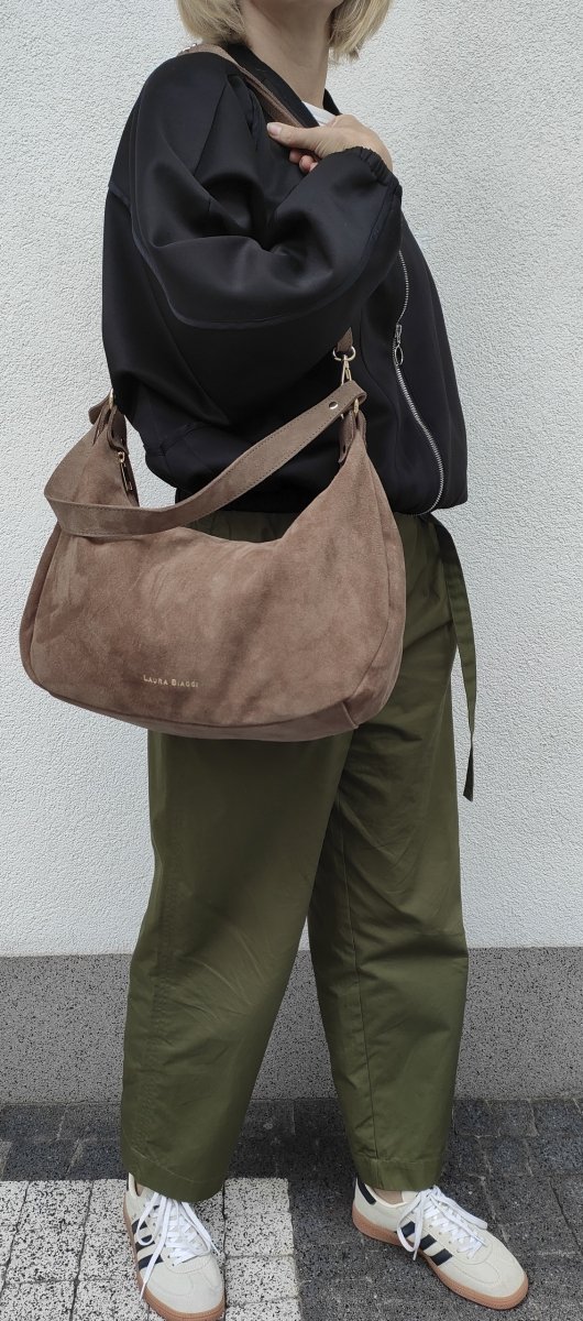 Laura Biaggi beżowy zamszowy worek torebka Mocha Mousse