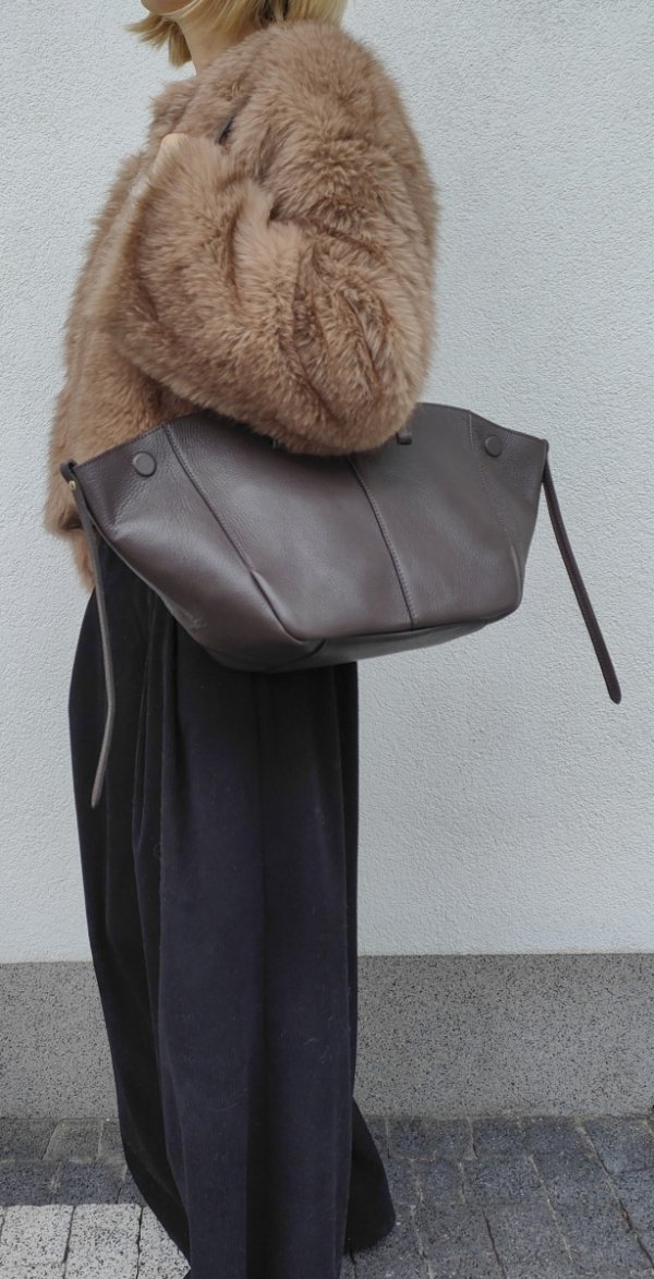 Czekoladowa brązowa torebka Shopperka Vera Pelle do ręki na ramie