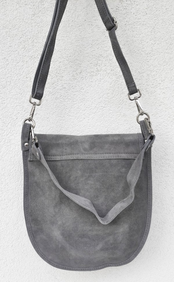 Zamszowa listonoszka torebka szara z frędzlem vera pelle