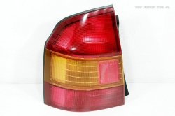 Lampa tył lewa Mazda 323P BA 1997 3D
