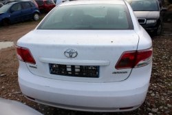 _Ślizg zderzaka tył prawy Toyota Avensis T27 2009 Sedan