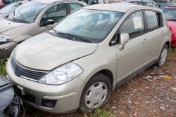 _Szyba drzwi przód lewa Nissan Tiida C11 2007 Hatchback 5-drzwi