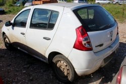 Silniczek wycieraczki tył Dacia Sandero 2009 1.4i K7J710 Hatchback 5-drzwi