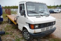 Reflektor prawy Mercedes 307D 1985 