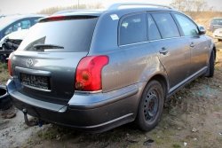 Szyba trójkątna tył prawa Toyota Avensis T25 Lift 2008 Kombi