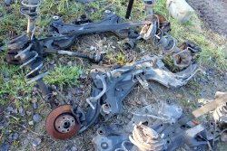 Zawieszenie przód Nissan Note E11 2006 1.4i CR14 Hatchback 5-drzwi