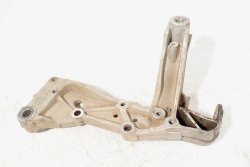 _Wspornik wahacza przedni prawy Audi A3 8P 2010 1.6TDI CAYC Hatchback 5-drzwi