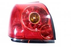 Lampa tył lewa Toyota Avensis T25 2003-2006 Sedan