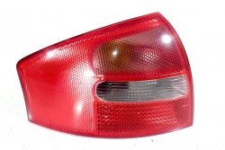 _Lampa tył lewa Audi A6 C5 2004 Sedan
