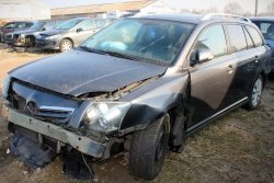Zwrotnica przód lewa Toyota Avensis T25 Lift 2008 2.0D4D Kombi