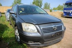 _Zderzak przód Toyota Avensis T25 2005 2.2D-CAT 2AD-FHV Kombi
