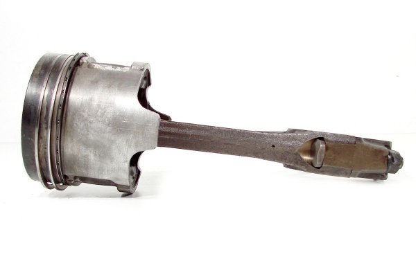 Tłok korbowód Mazda 323 323P BA 1994-1998 2.0D