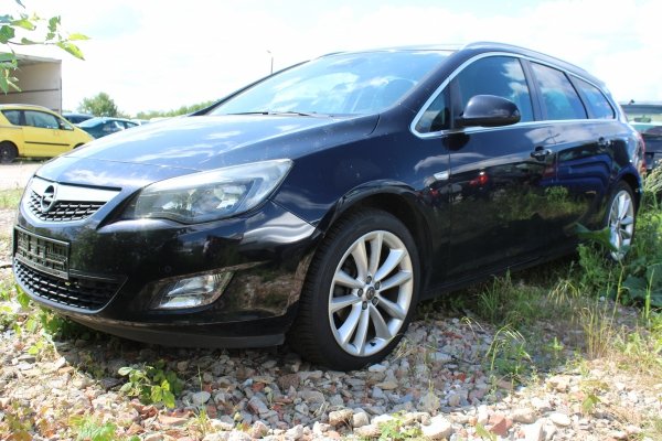 Konsola Opel Astra J 2011 Kombi
