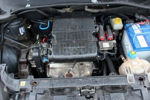 Reflektor prawy Fiat Grande Punto 2009 Hatchback 3-drzwi