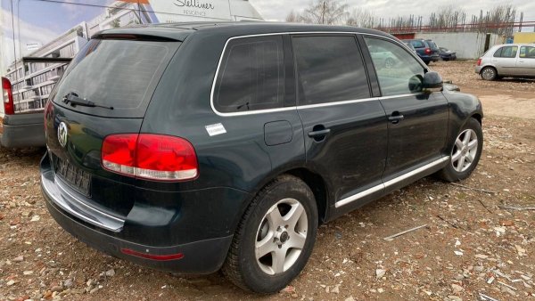 Maska VW Touareg 7L 2005 