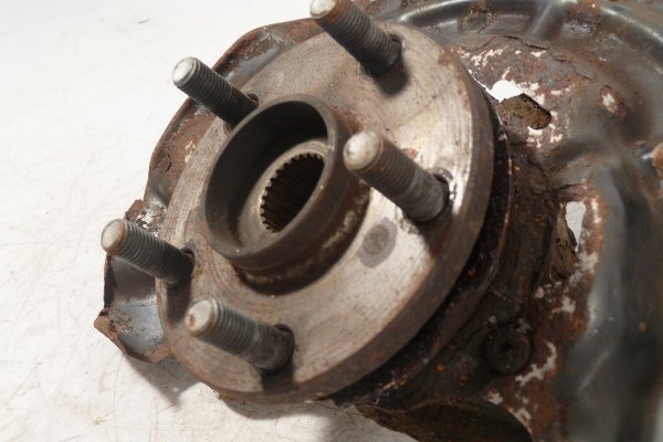 Zwrotnica przód prawa Toyota Avensis T22 2001 1.8VVTI