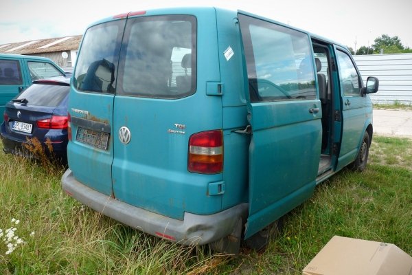 VW Transporter T5 2005 2.5TDI AXD Bus [A]