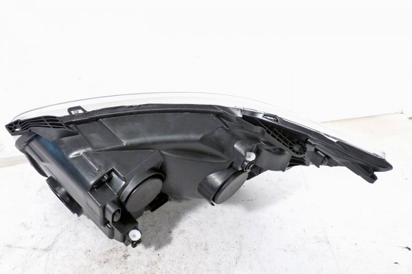 Reflektor prawy Ford Transit MK8 2014-2019 (ze światłem do jazdy dziennej)