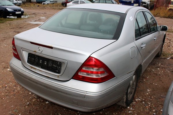 Mercedes C-klasa W203 2001 2.2CDI 611962 Sedan [B/C]