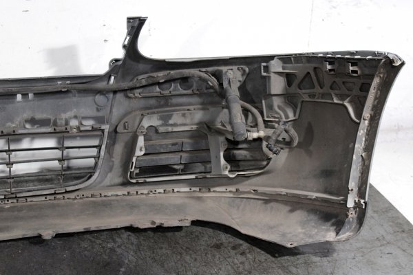 Zderzak przód VW Jetta V 1K 2006 Sedan  (Spryskiwacze)