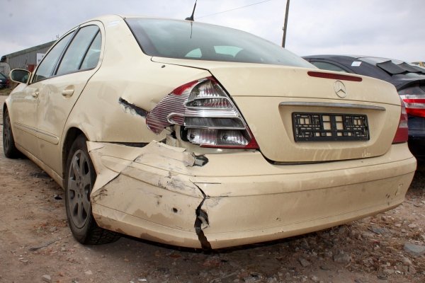 Reflektor lewy Mercedes E-klasa W211 2002 Sedan 