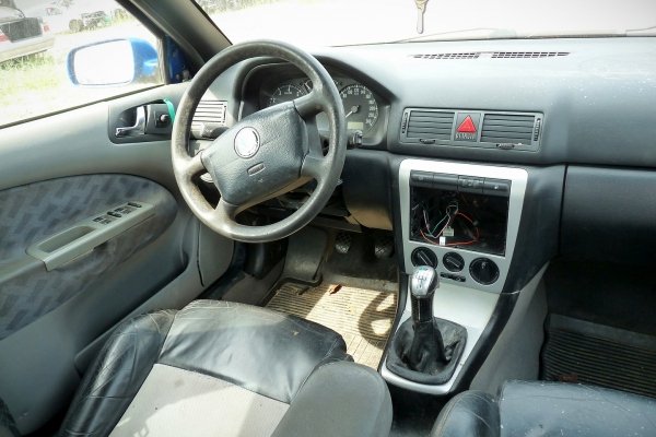 Klapa bagażnika tył + spojler Skoda Octavia I 1U 1999 Liftback