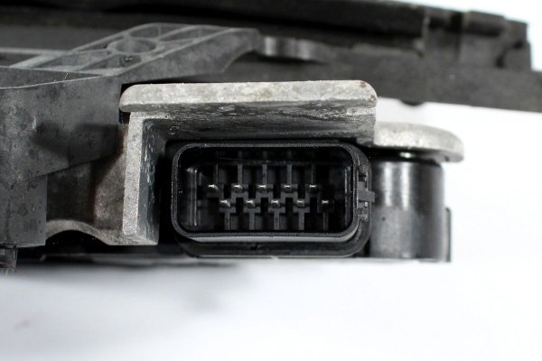 Zamek drzwi przód lewy Volvo S40 II 2008 Sedan (10 pinów)