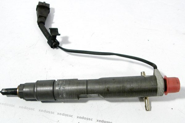 Wtryskiwacz sterujący VW Golf IV 1J1 2000 038130201F