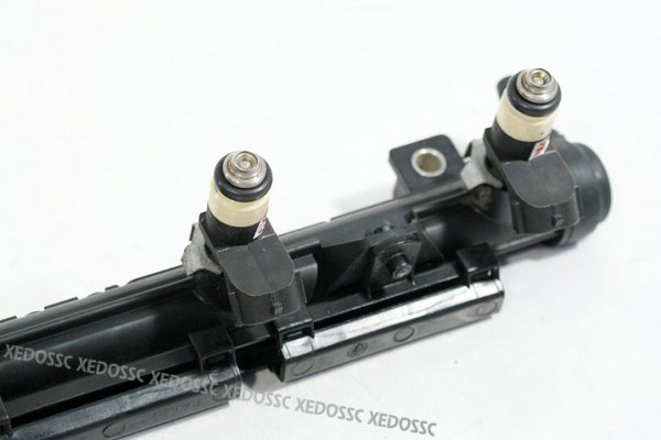 LISTWA WTRYSKOWA SKODA FABIA 02 1.4 16V 036133320
