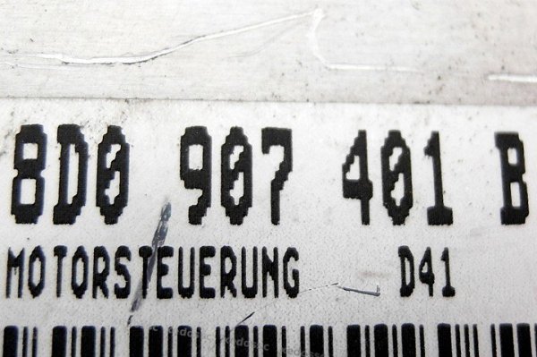 KOMPUTER  SILNIKA AUDI A4 98 2.5 TDI 8D0907401B