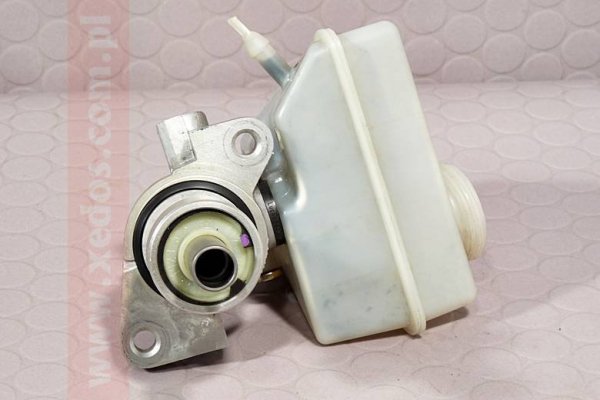 POMPA HAMULCOWA MERCEDES W210 99 LIFT 2.7 CDI