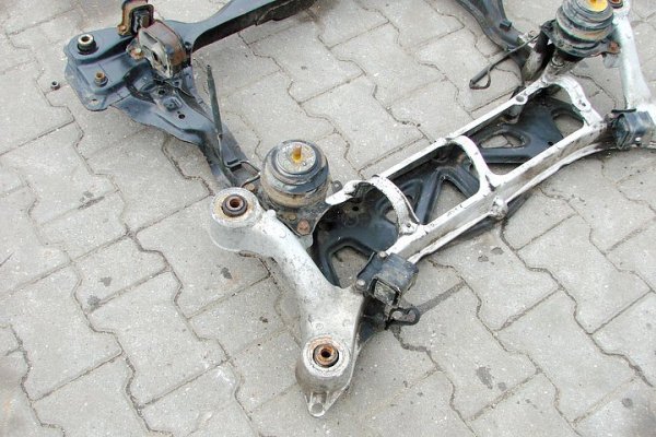 SANKI WÓZEK ŁAWA SILNIKA HONDA LEGEND 96 3.5V6