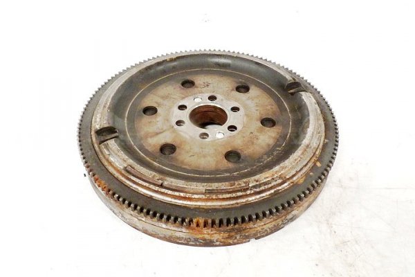 KOŁO DWUMASOWE  AUDI A4 98 1.8 16V