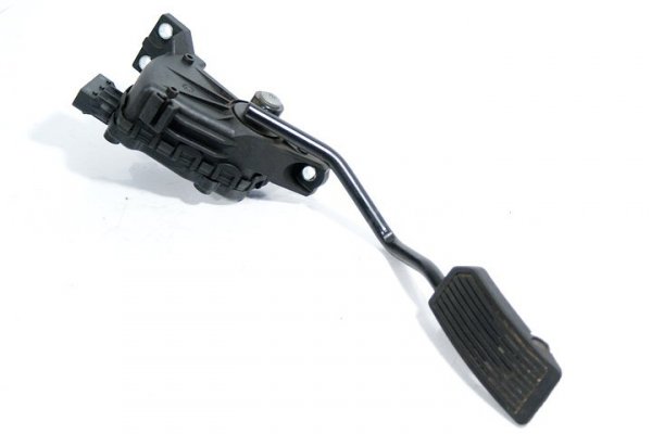 PEDAŁ GAZU NISSAN ALMERA N16 01 1.5 16V 18002AU410