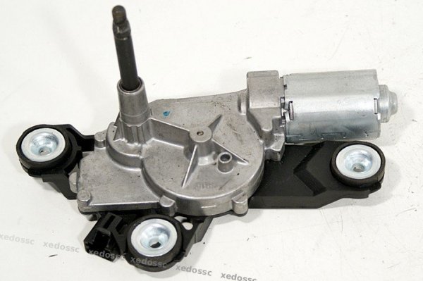 SILNICZEK TYLNEJ WYCIERACZKI FORD FOCUS 2007 HATCHBACK 5-DRZWI