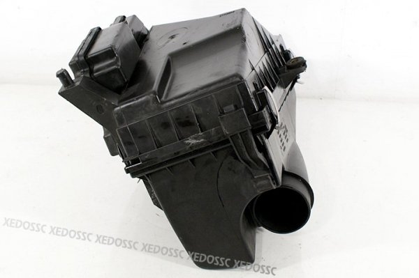 OBUDOWA FILTRA POWIETRZA MITSUBISHI CARISMA 98 96-